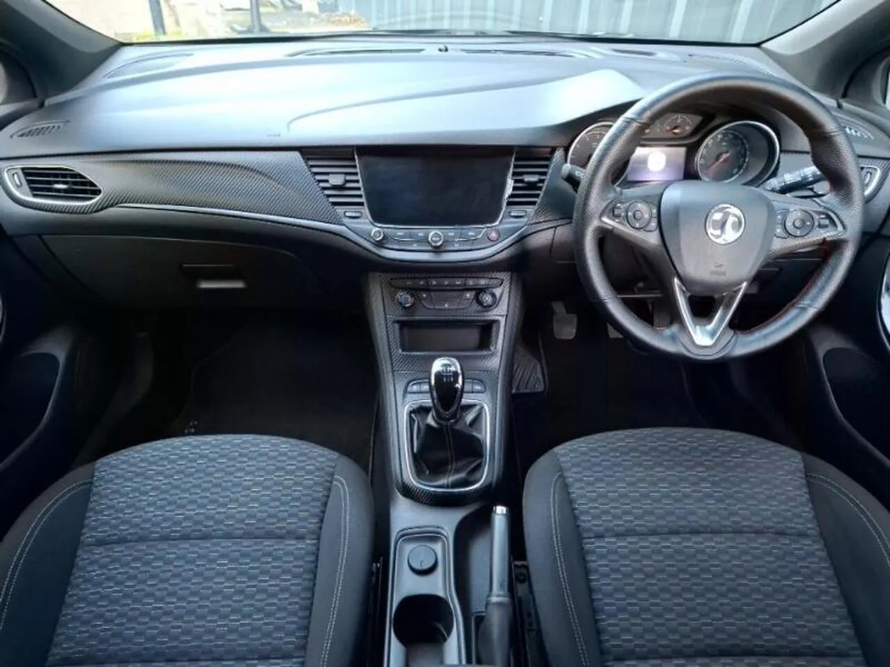 Vauxhall Astra 2018 photo 3
