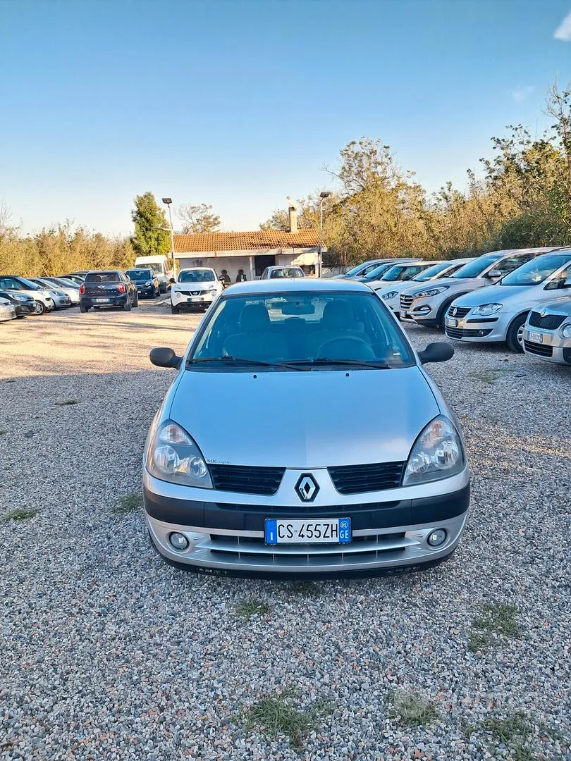 Renault Clio 2005 photo 4