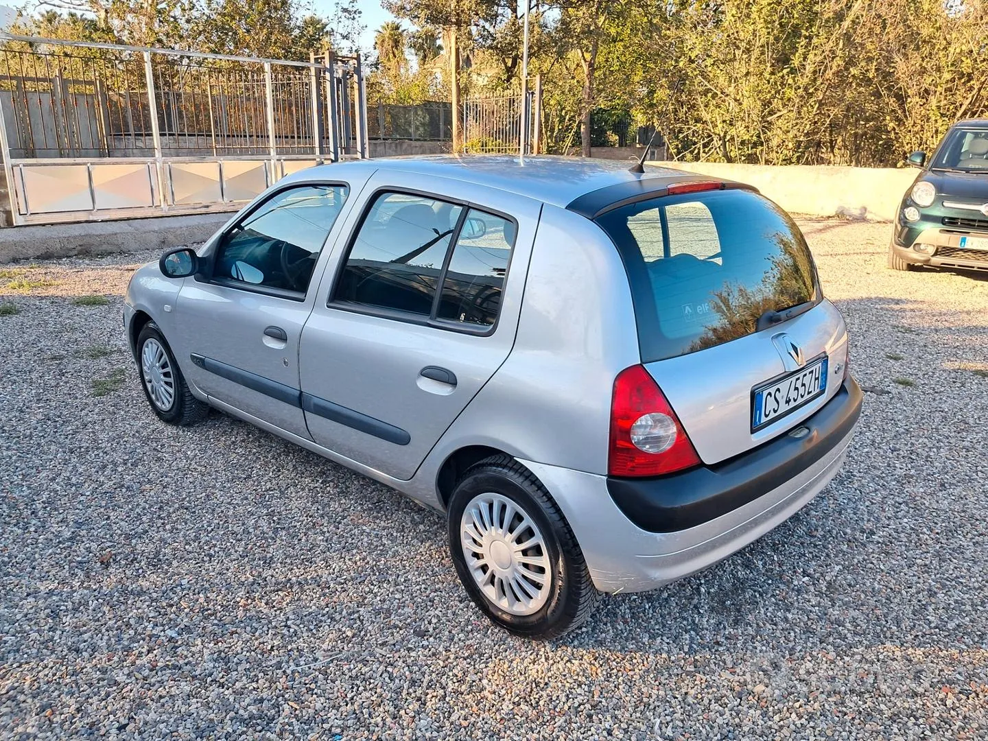 Renault Clio 2005 photo 2