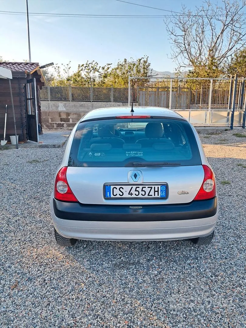 Renault Clio 2005 photo 5