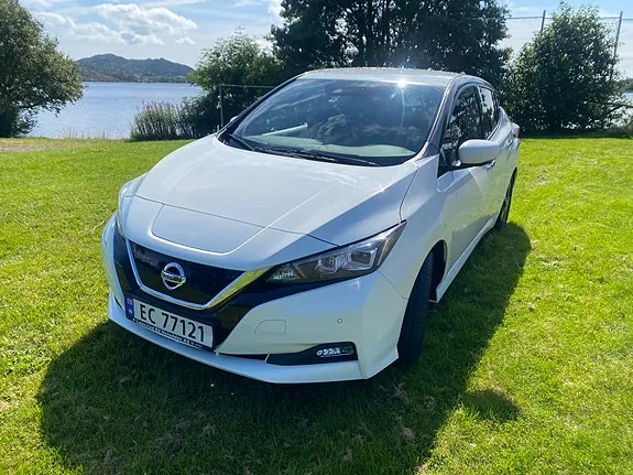 Nissan Leaf 2021 photo 2