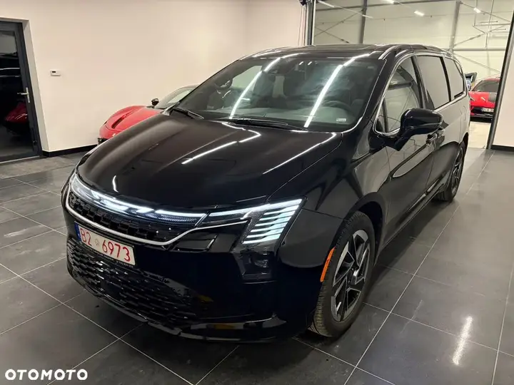Chrysler Pacifica 2027 photo 2