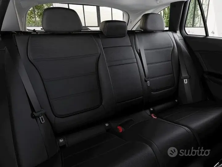 Mercedes-Benz C-Class 2026 photo 4