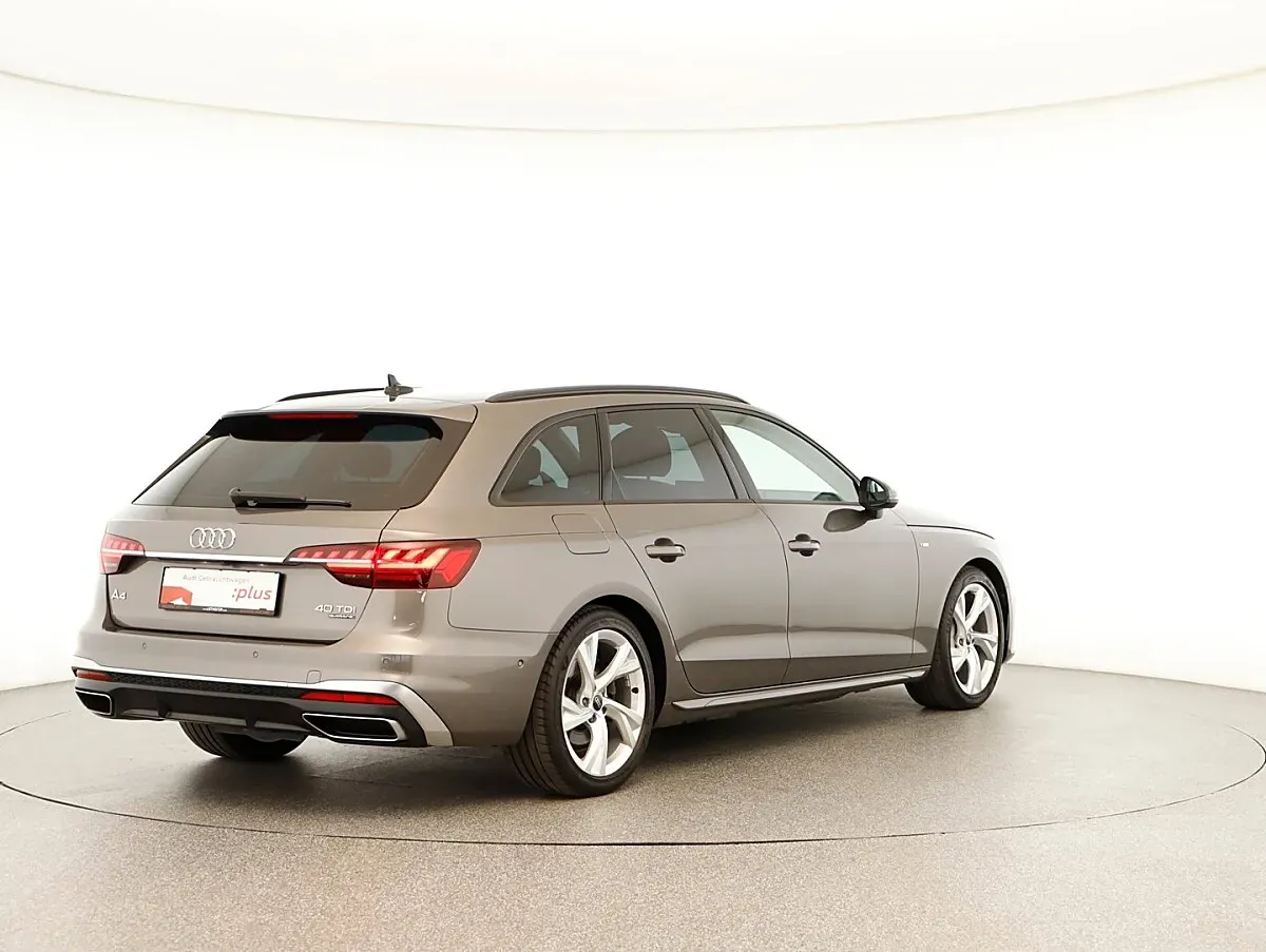 Audi A4 2022 photo 3
