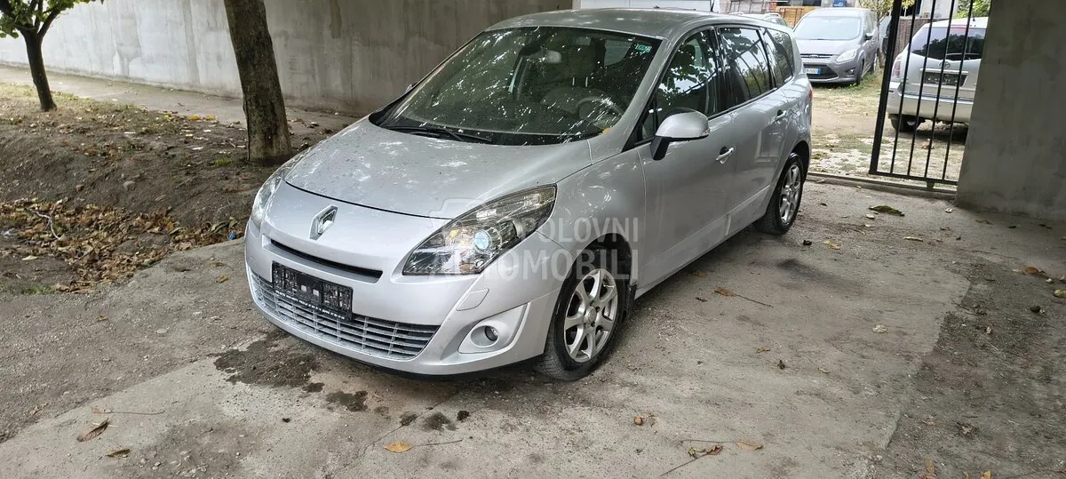 Renault Grand Scenic 2011 photo 2