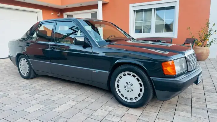 Mercedes-Benz 190 E