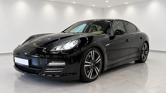 Porsche Panamera 4 2012 photo 2