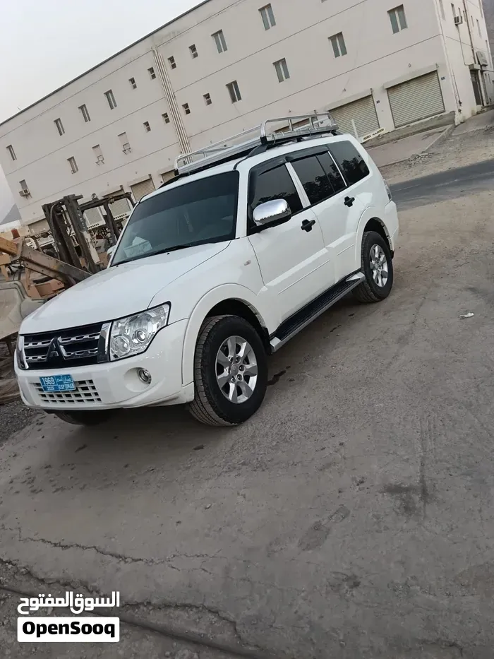 Mitsubishi Pajero 2012 photo 3