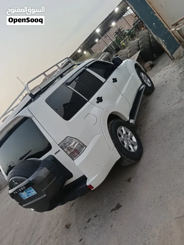 Mitsubishi Pajero 2012 photo 4