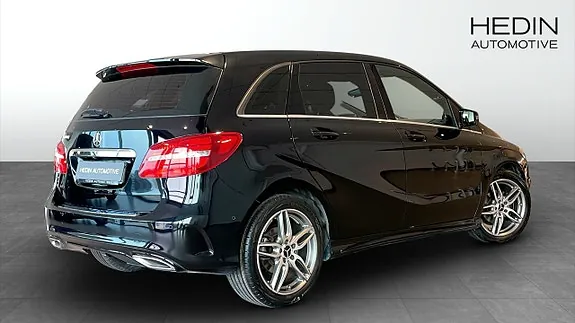 Mercedes-Benz B180 2016 photo 2