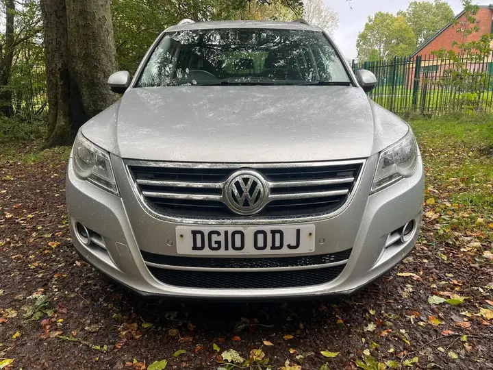 Volkswagen Tiguan 2010 photo 2
