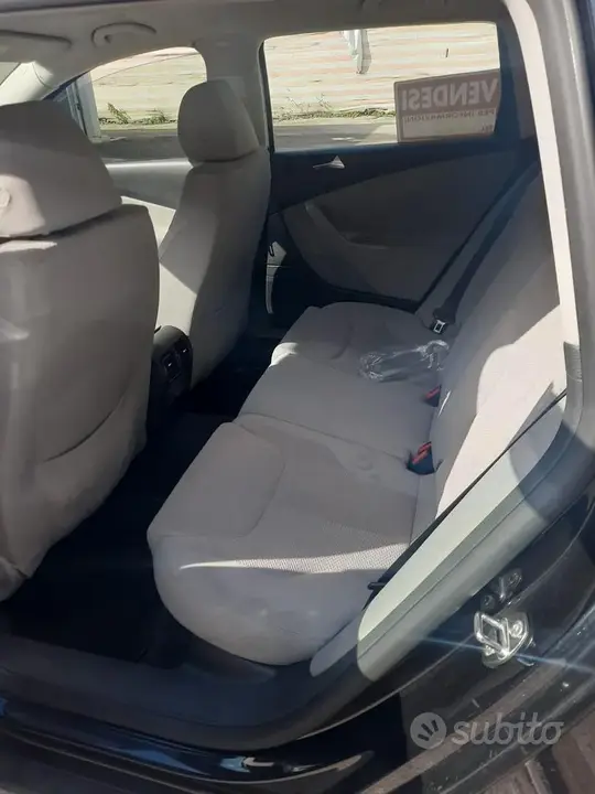Volkswagen Passat 2009 photo 2