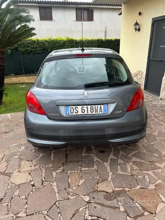 Peugeot 207 2009 photo 2