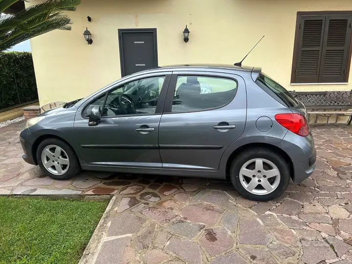 Peugeot 207 2009 photo 5