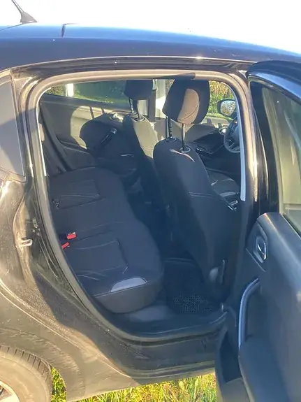 Peugeot 208 2015 photo 5