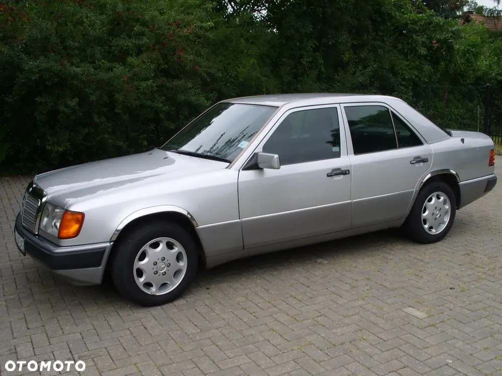 Mercedes-Benz W124