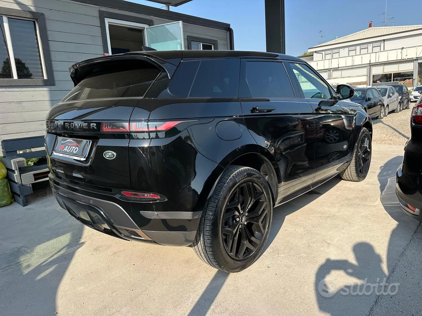Land Rover Range Rover Evoque 2023 photo 2