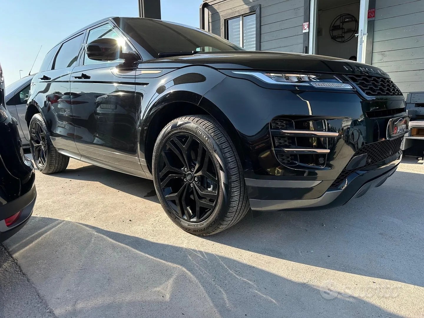 Land Rover Range Rover Evoque 2023 photo 3