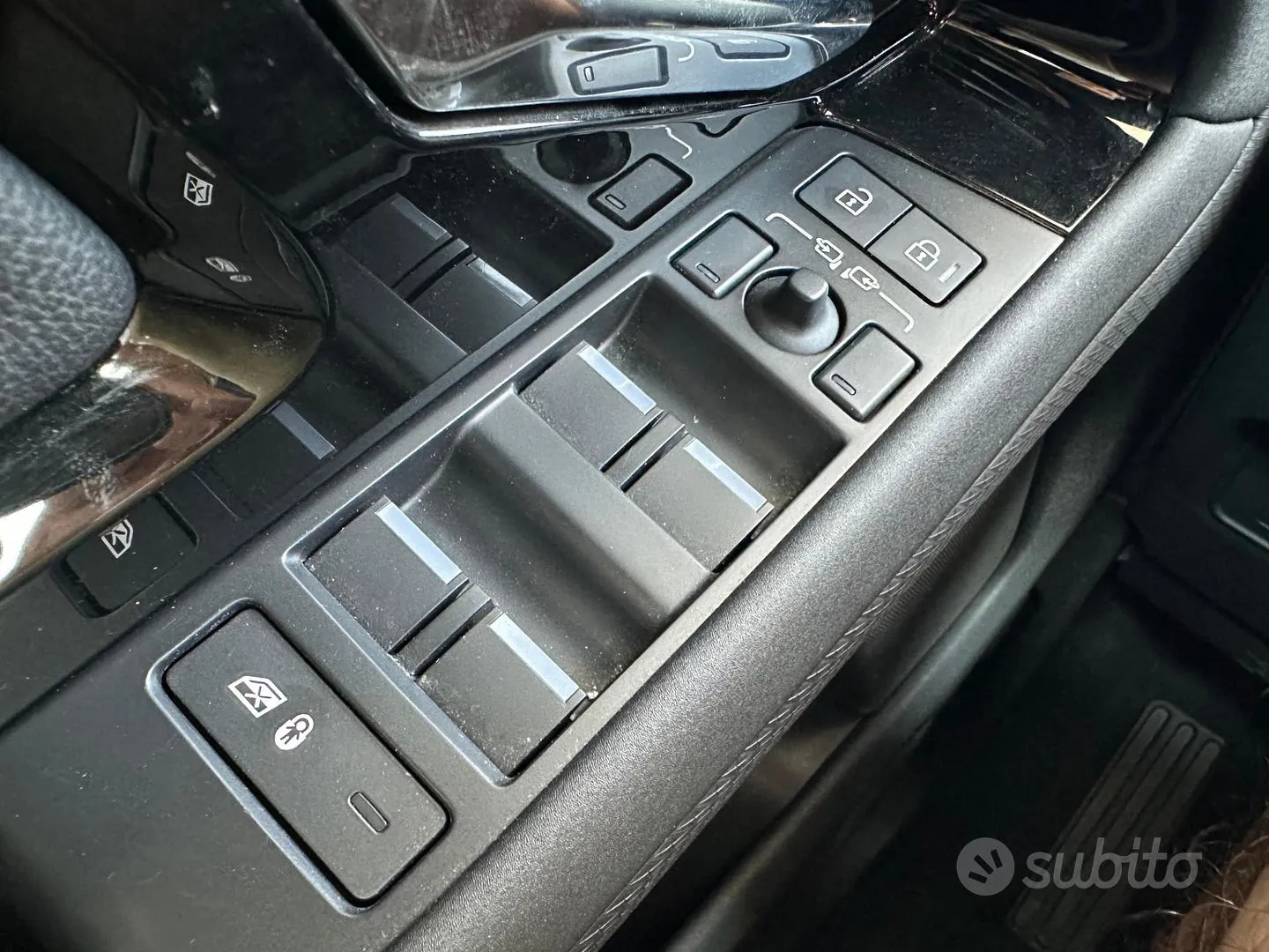 Land Rover Range Rover Evoque 2023 photo 5