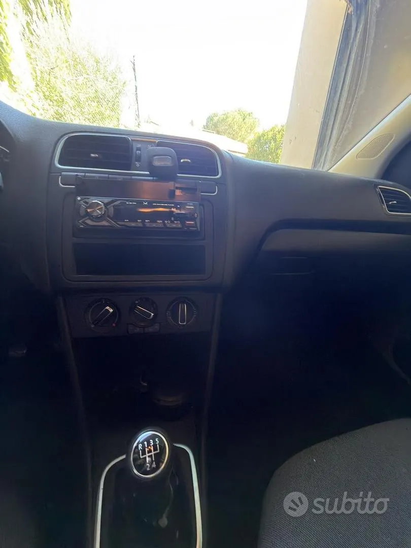 Volkswagen Polo 2012 photo 4