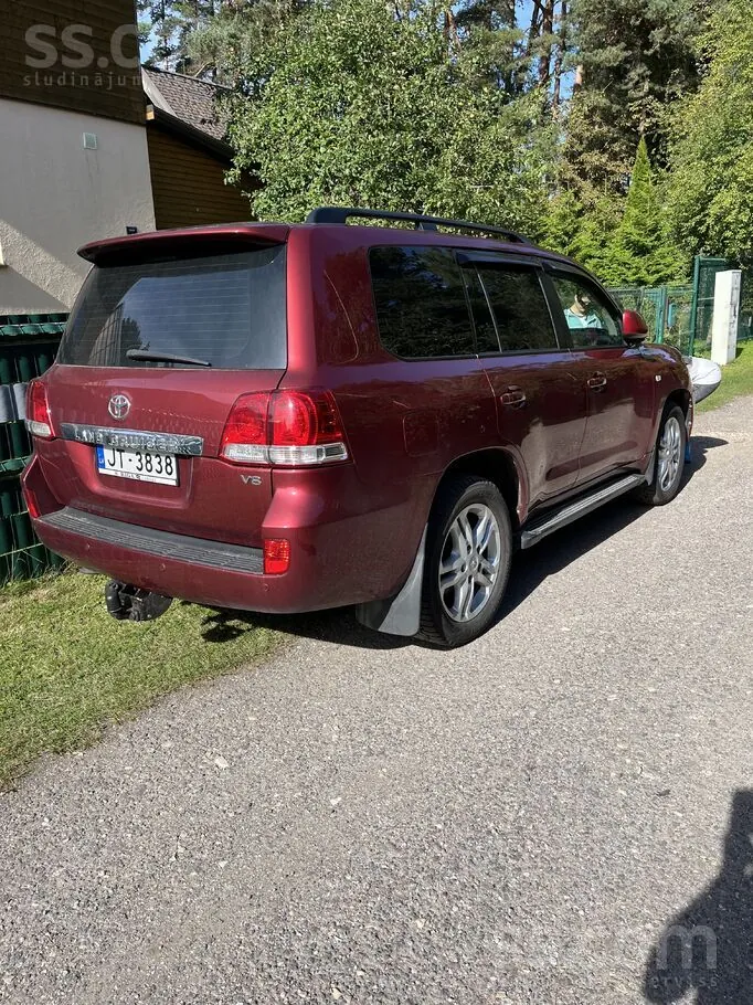 Toyota Land Cruiser 200 2008 photo 3