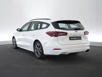 Ford Focus 2024 photo 2