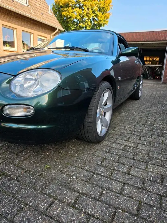 MG F
