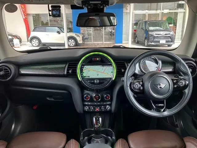 Mini Cooper S 2019 photo 2