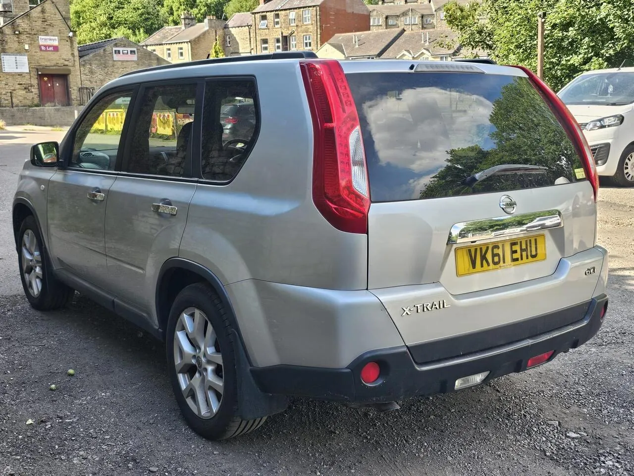 Nissan X-Trail 2011 photo 2