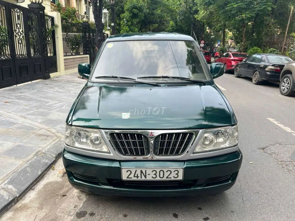 Mitsubishi Jolie