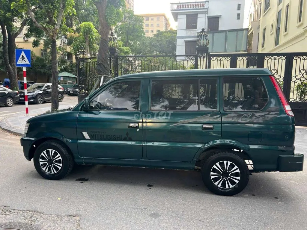 Mitsubishi Jolie 2003 photo 3
