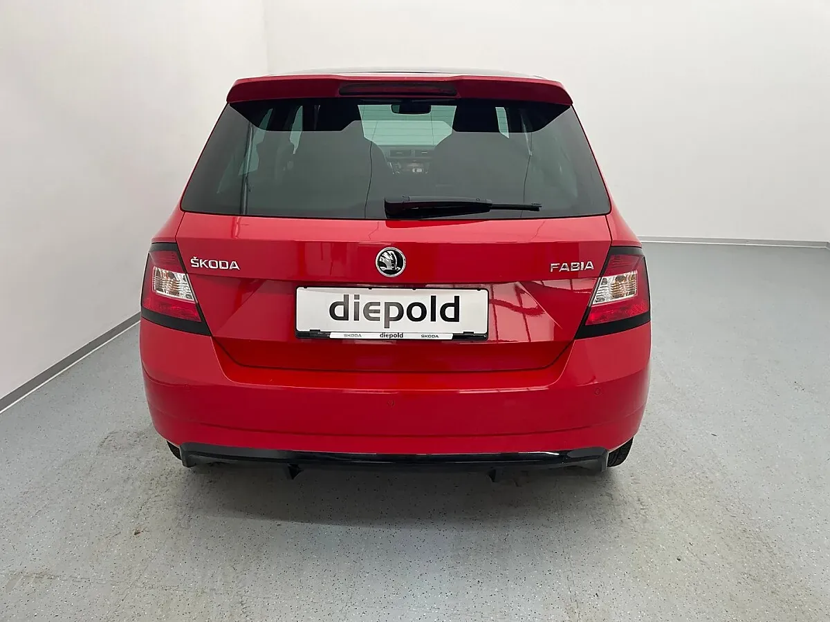 Skoda Fabia 2018 photo 2