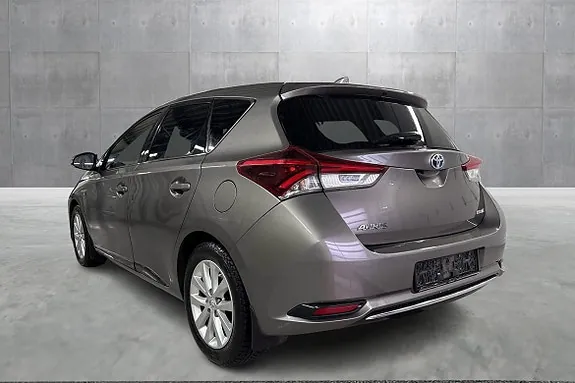 Toyota Auris 2018 photo 2