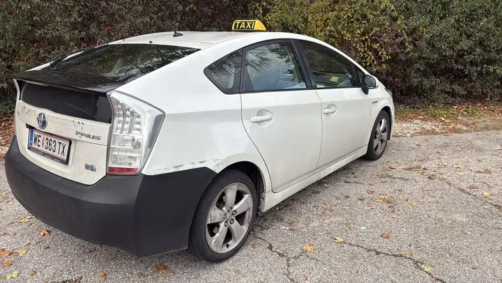 Toyota Prius 2010 photo 2