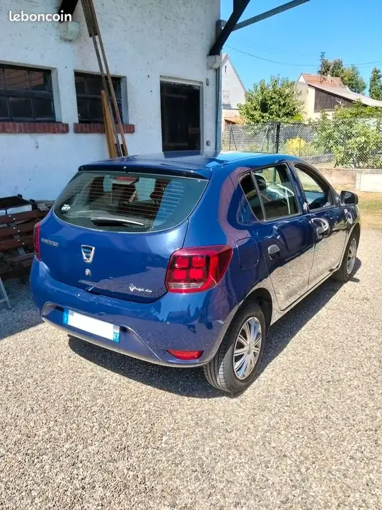 Dacia Sandero 2018 photo 2