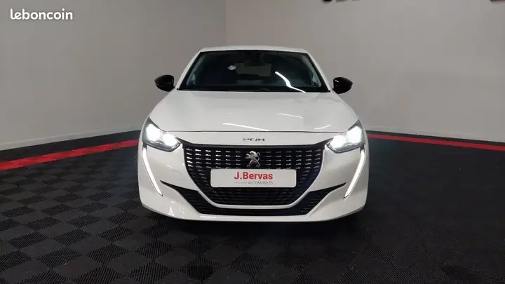 Peugeot 208 2023 photo 2