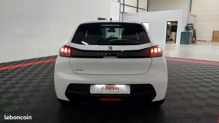 Peugeot 208 2023 photo 5