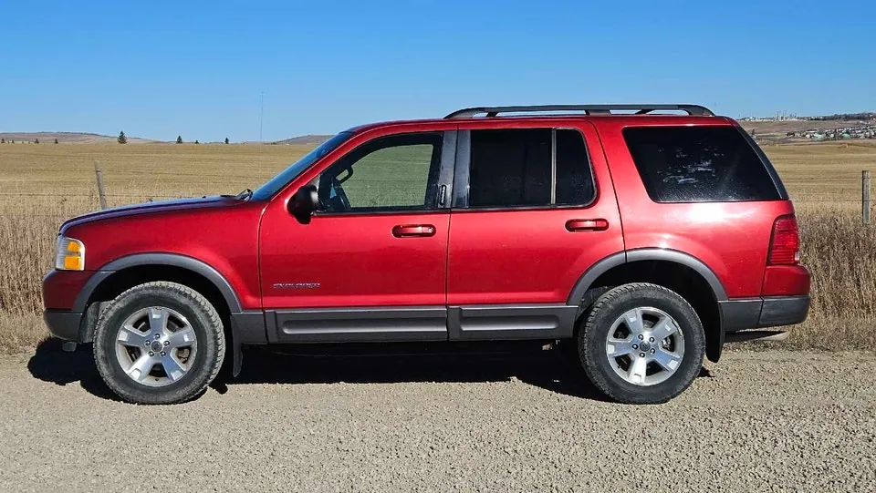Ford Explorer 2002 photo 2