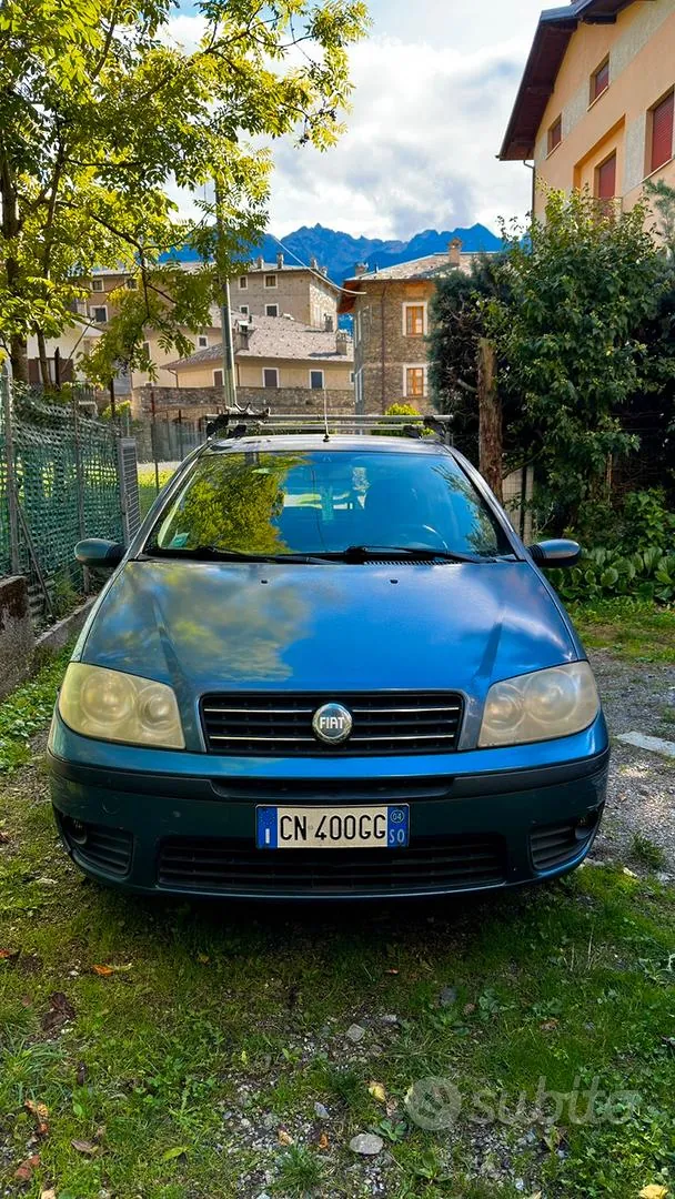 Fiat Punto 2004 photo 2