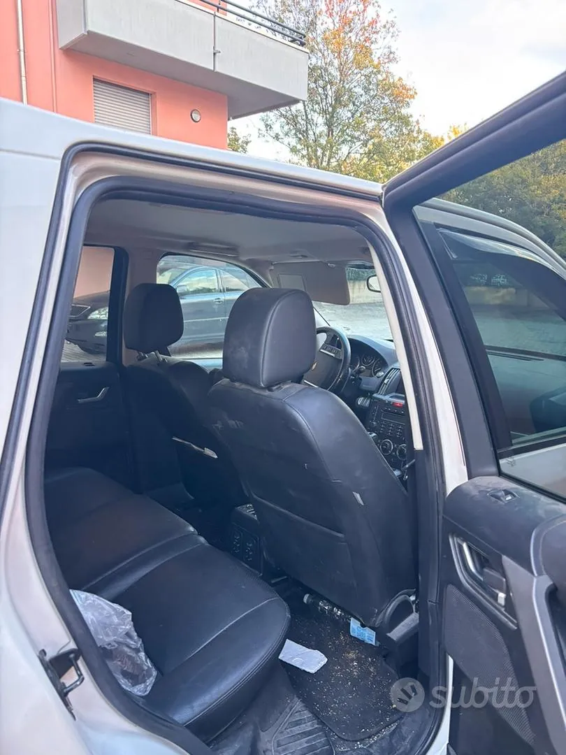Land Rover Freelander 2009 photo 5