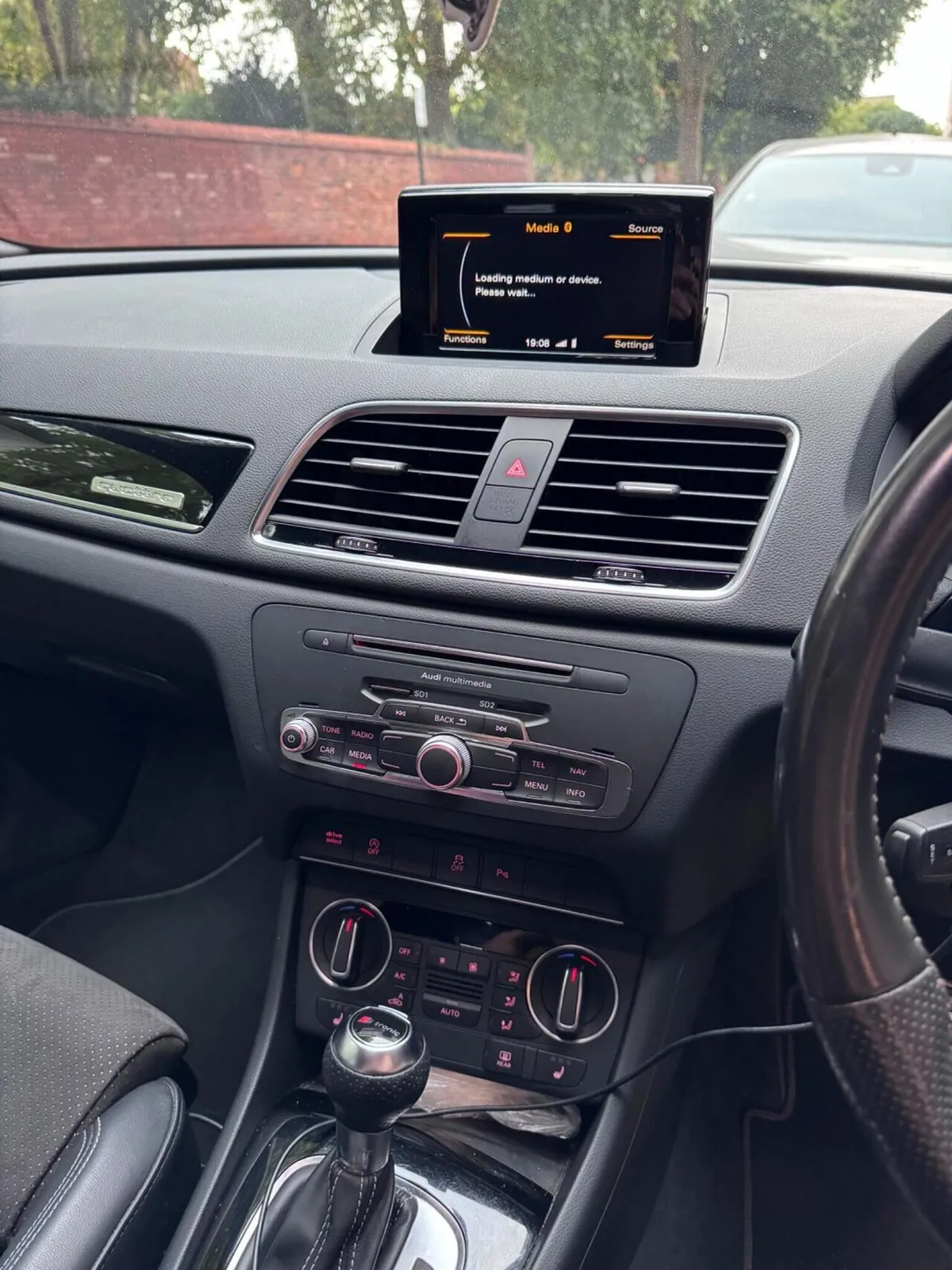 Audi Q3 2018 photo 2