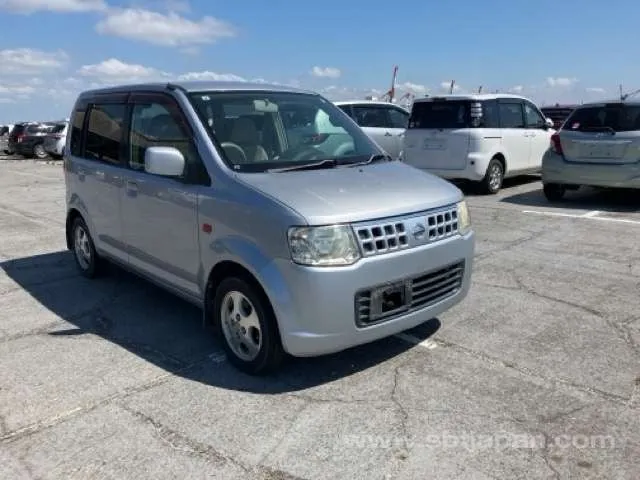 Nissan Otti