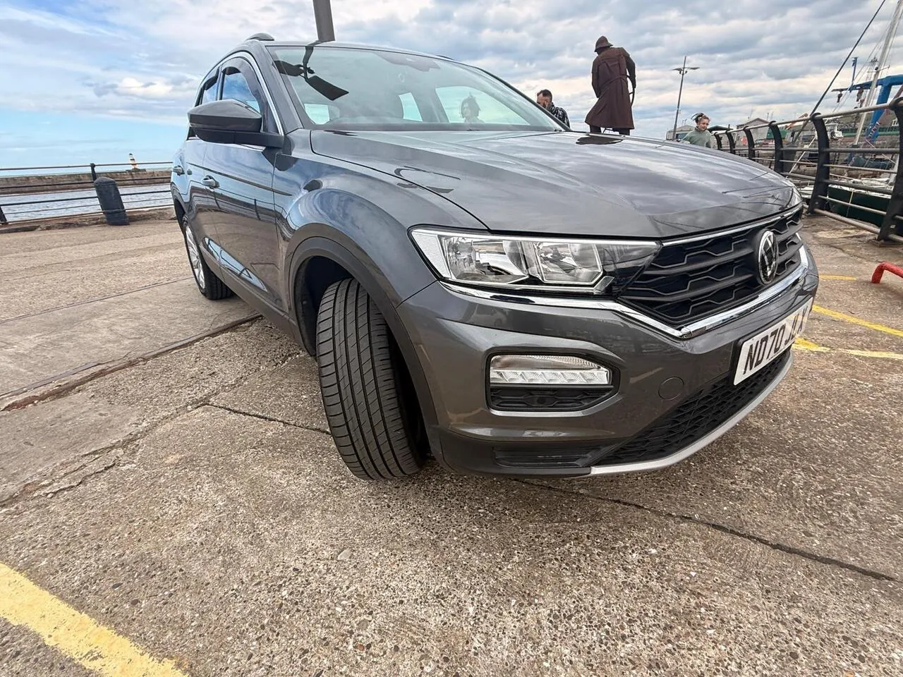 Volkswagen T-Roc 2021 photo 2
