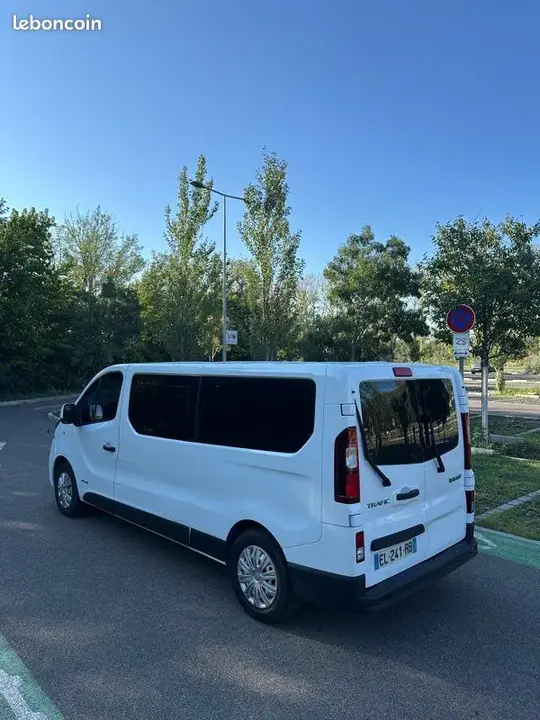 Renault Trafic 2017 photo 3