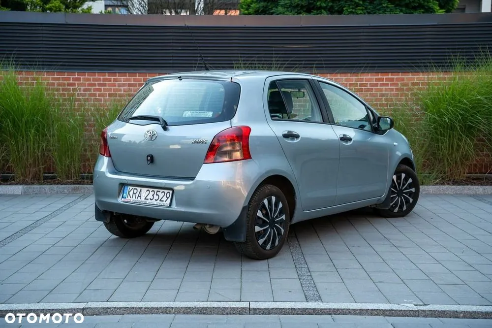 Toyota Yaris 2008 photo 2