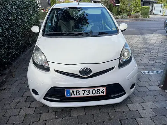 Toyota Aygo 2013 photo 3