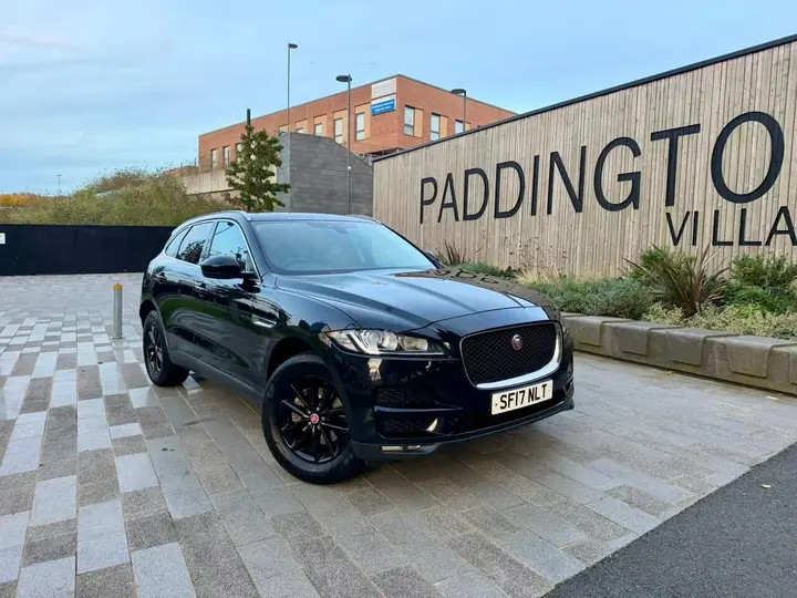 Jaguar F-Pace 2017 photo 2