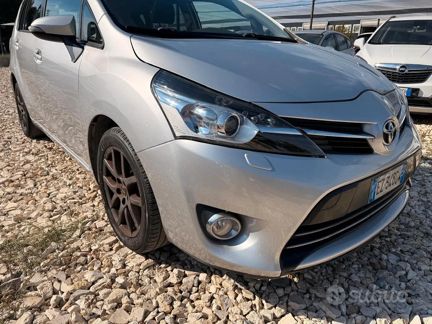 Toyota Verso 2015 photo 2