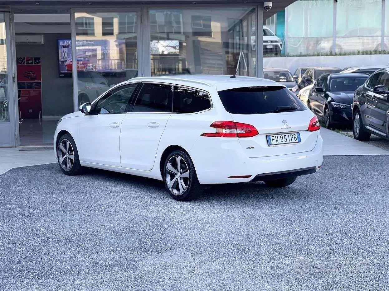 Peugeot 308 2019 photo 4