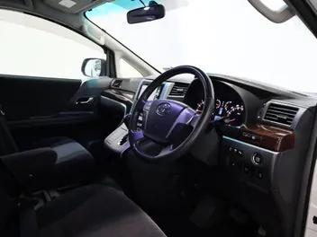 Toyota Vellfire 2013 photo 4
